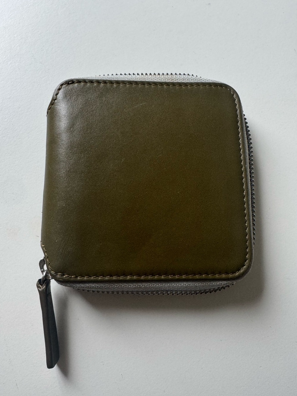 BAGGU Olive Green Square Leather Zip Wallet